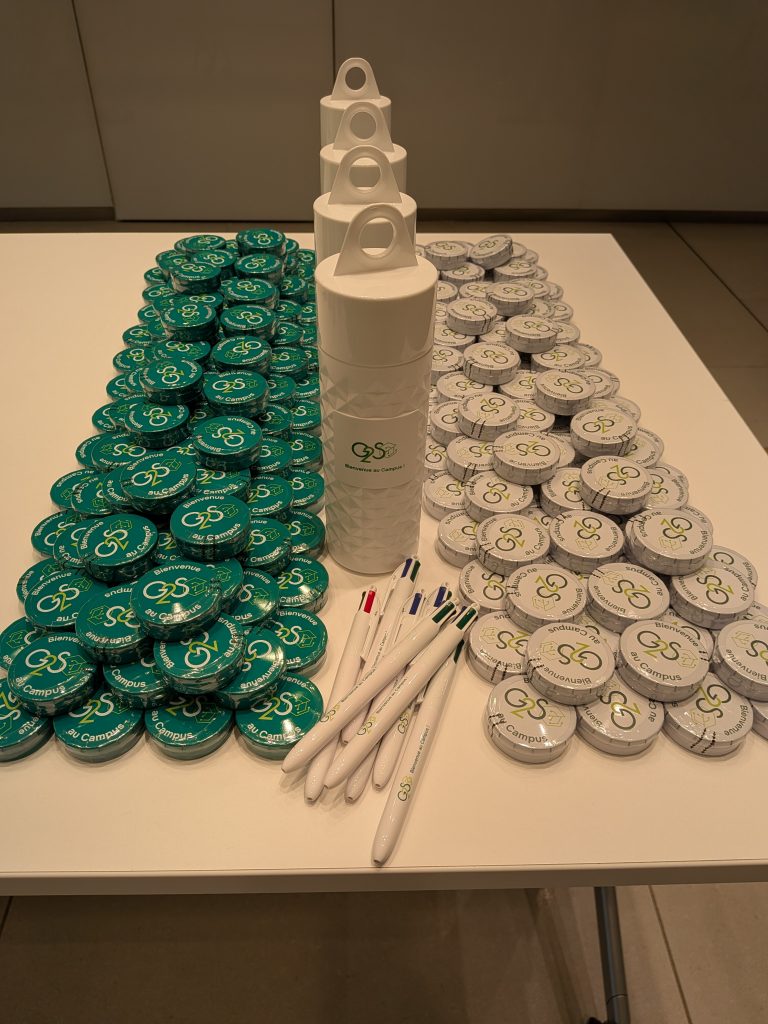 Les goodies distribués lors de l'arrivée des collaborateurs.